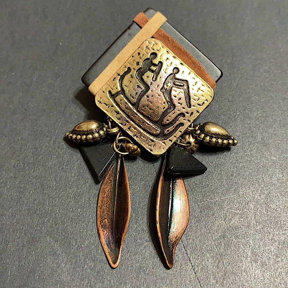 🖤ARTISAN💕Handmade brooch - Picture 1 of 9